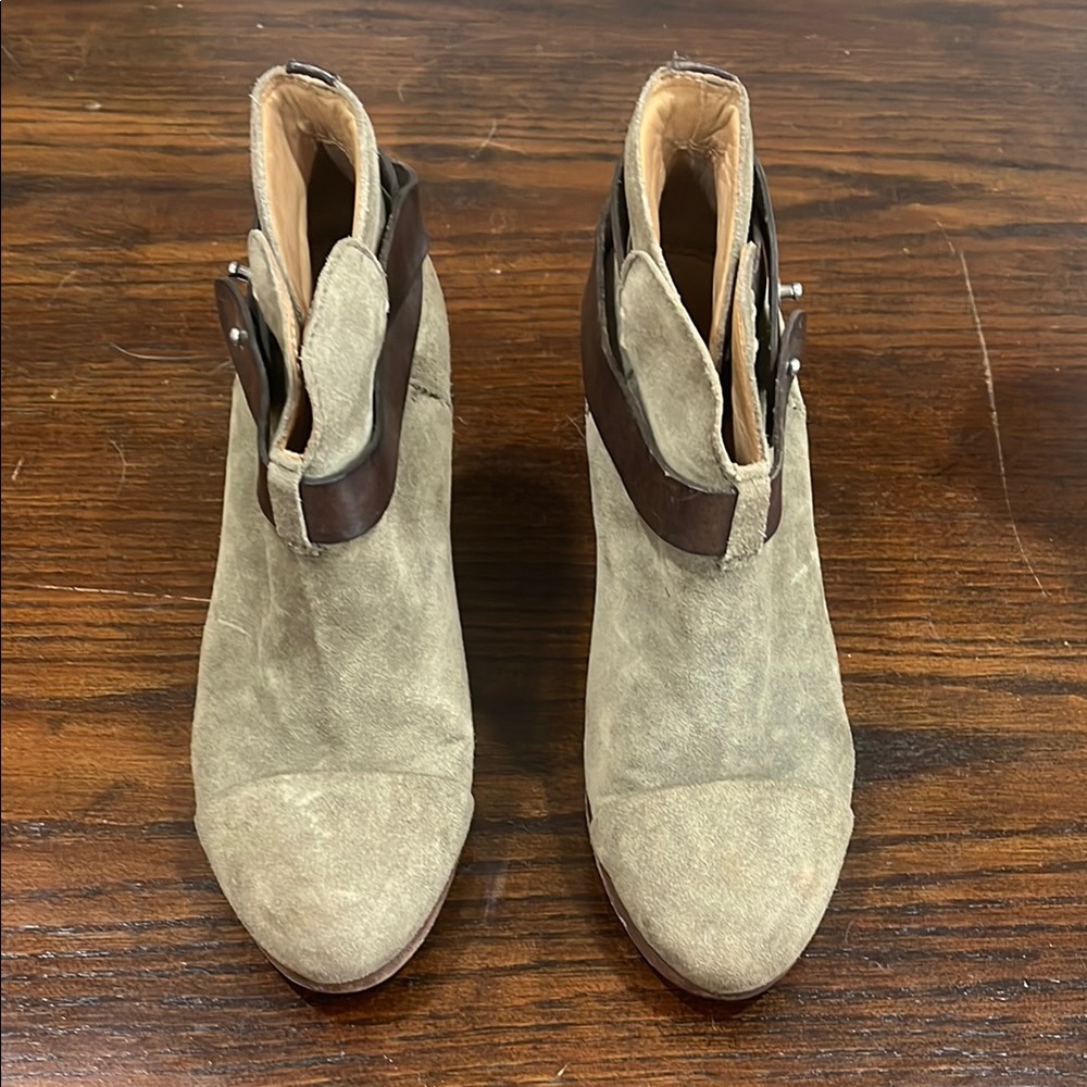 Stylish Rag and Bone Women's Tan/ Green Suede Ankle Boots